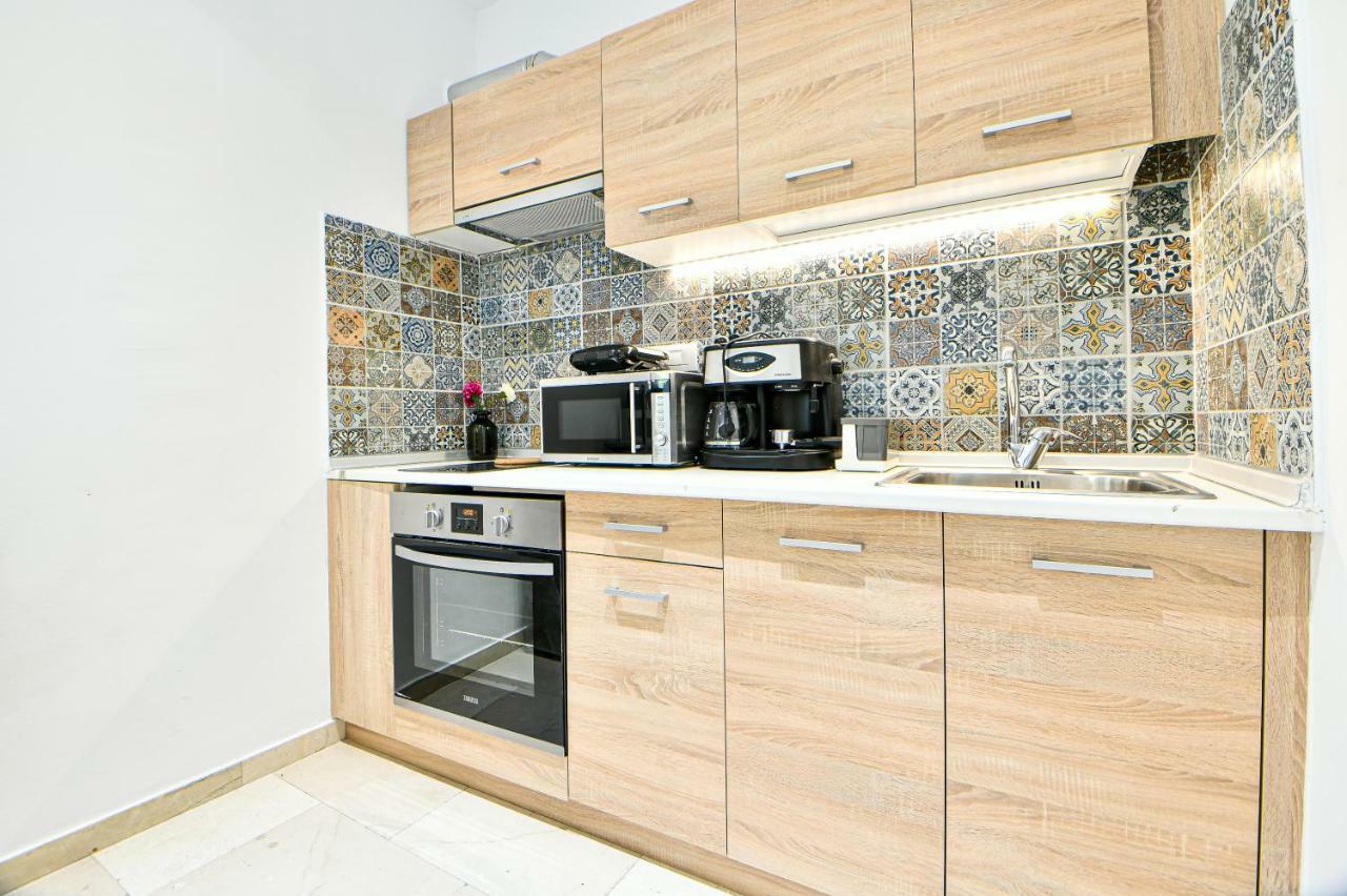 Flowers Of Athens, Boutique Aparthotel With 6-Apartments In Central Athens Exterior photo